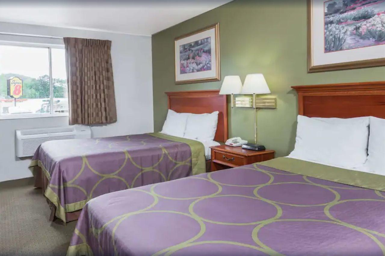 Super 8 By Wyndham Pittsburgh/Monroeville Exterior photo