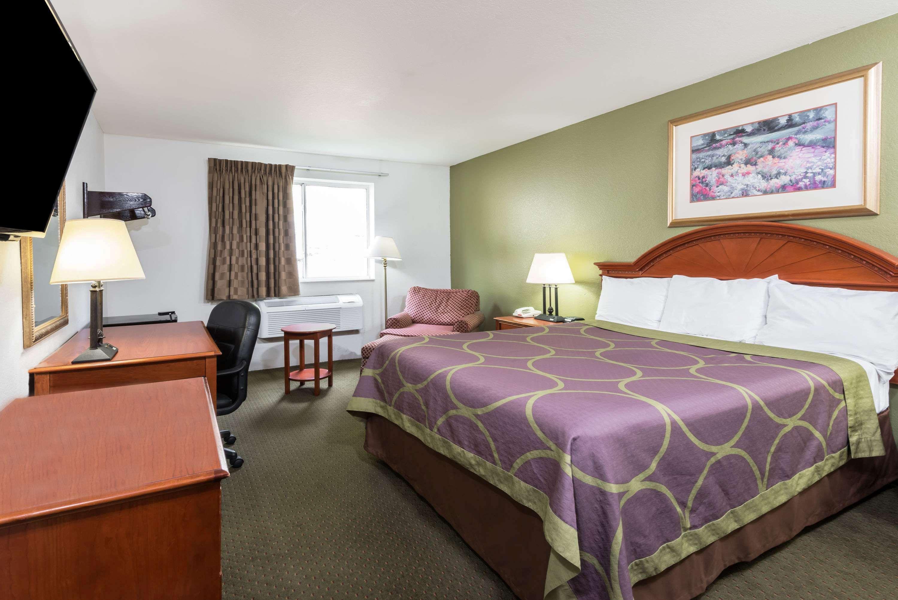 Super 8 By Wyndham Pittsburgh/Monroeville Exterior photo