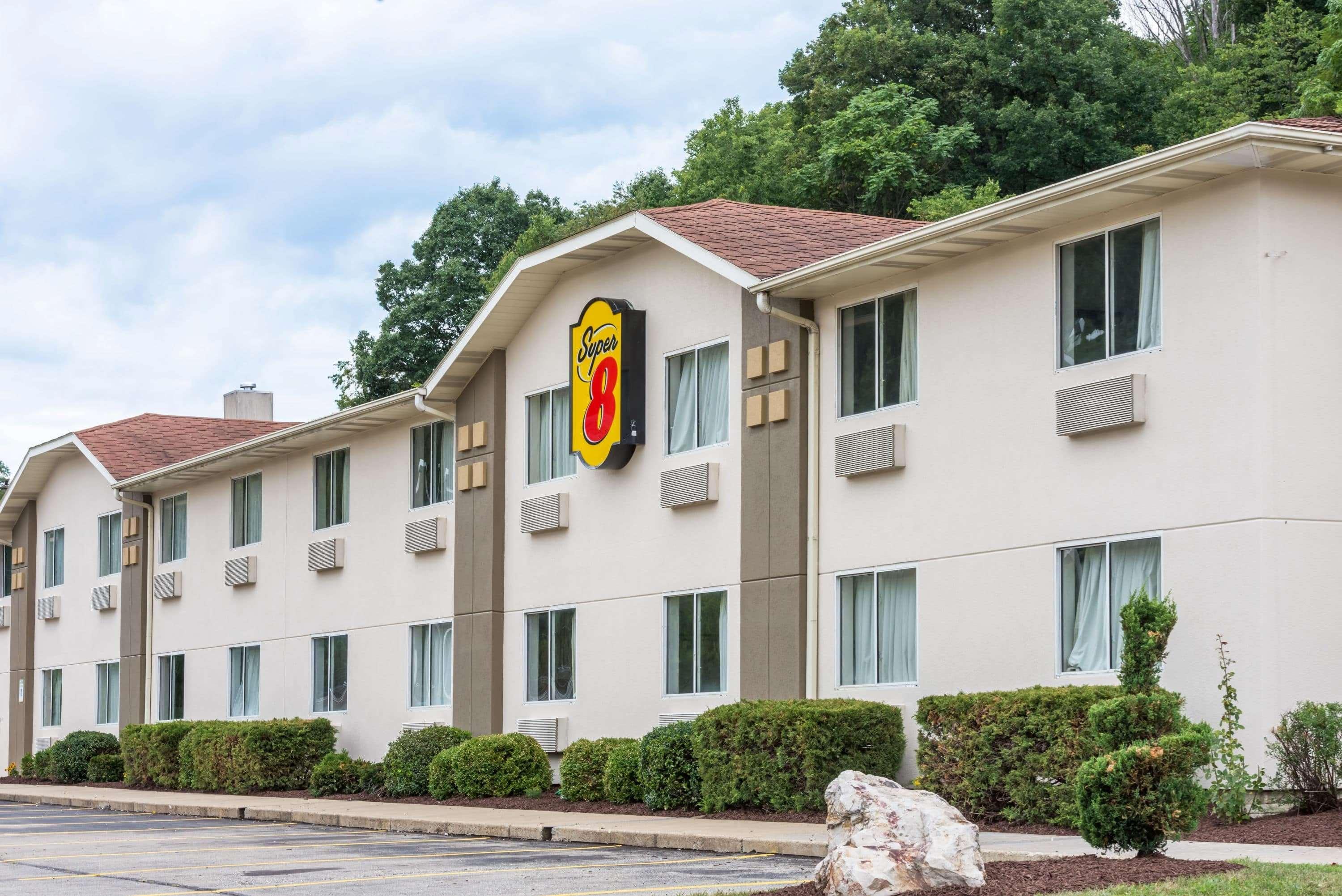 Super 8 By Wyndham Pittsburgh/Monroeville Exterior photo