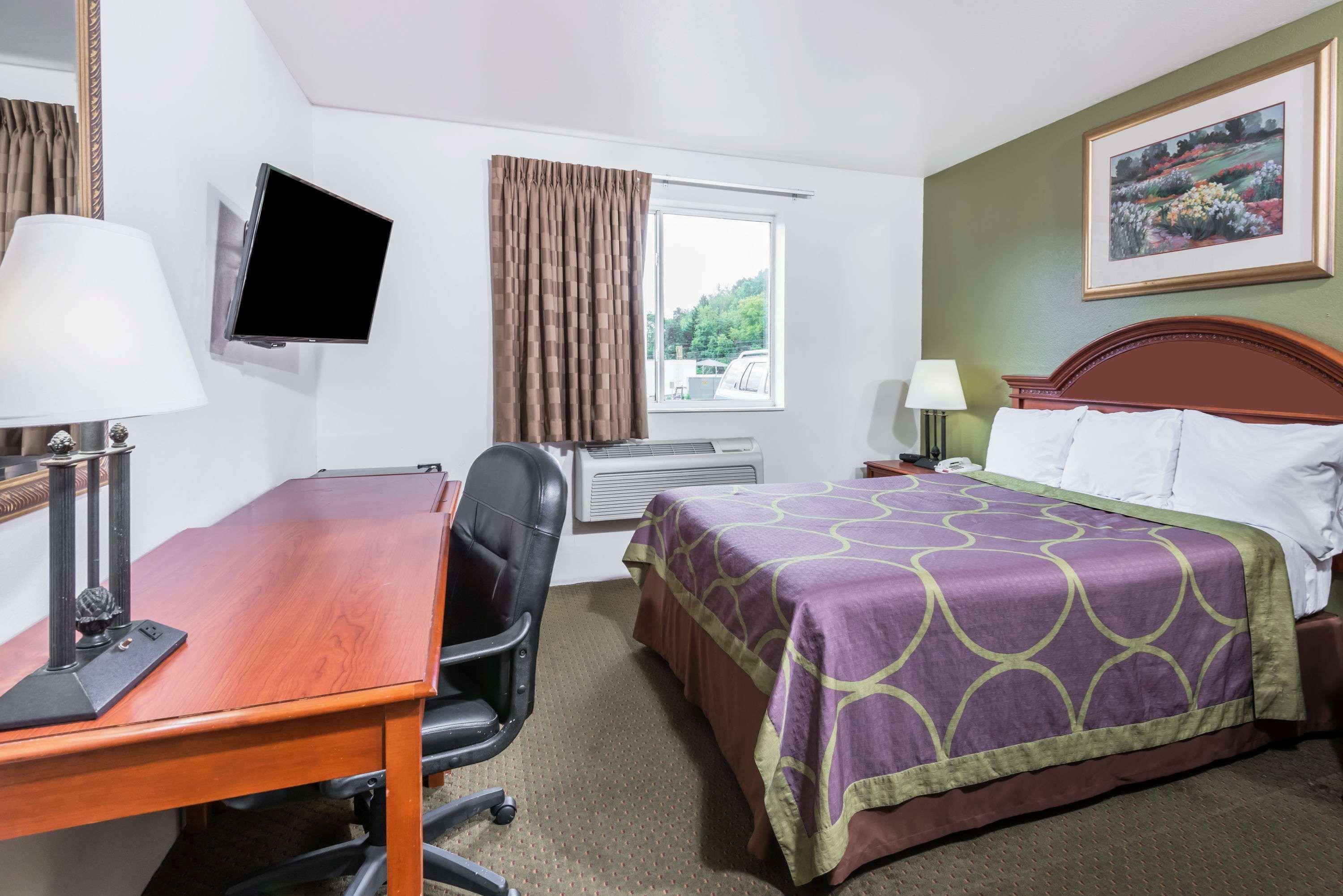 Super 8 By Wyndham Pittsburgh/Monroeville Exterior photo