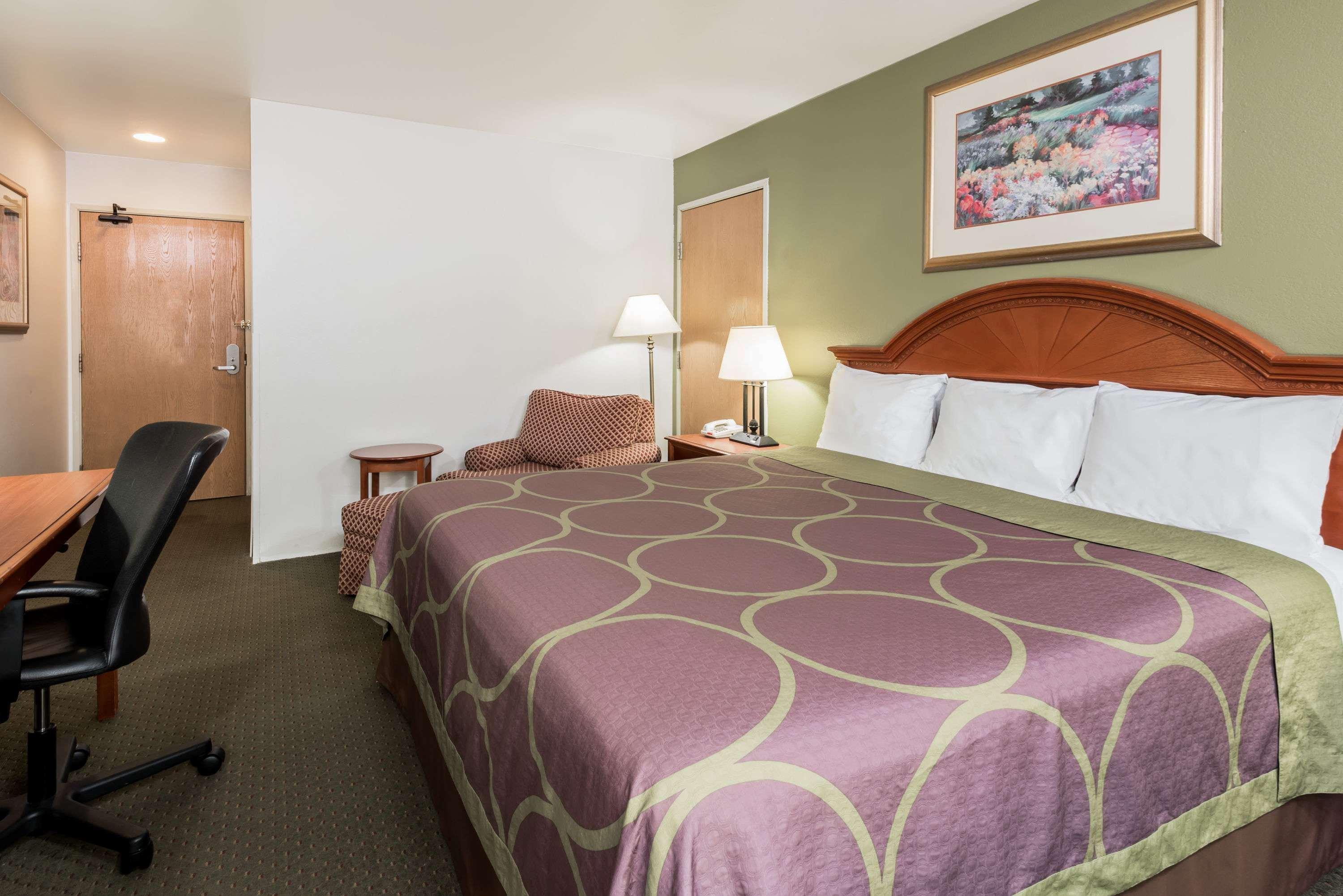 Super 8 By Wyndham Pittsburgh/Monroeville Exterior photo