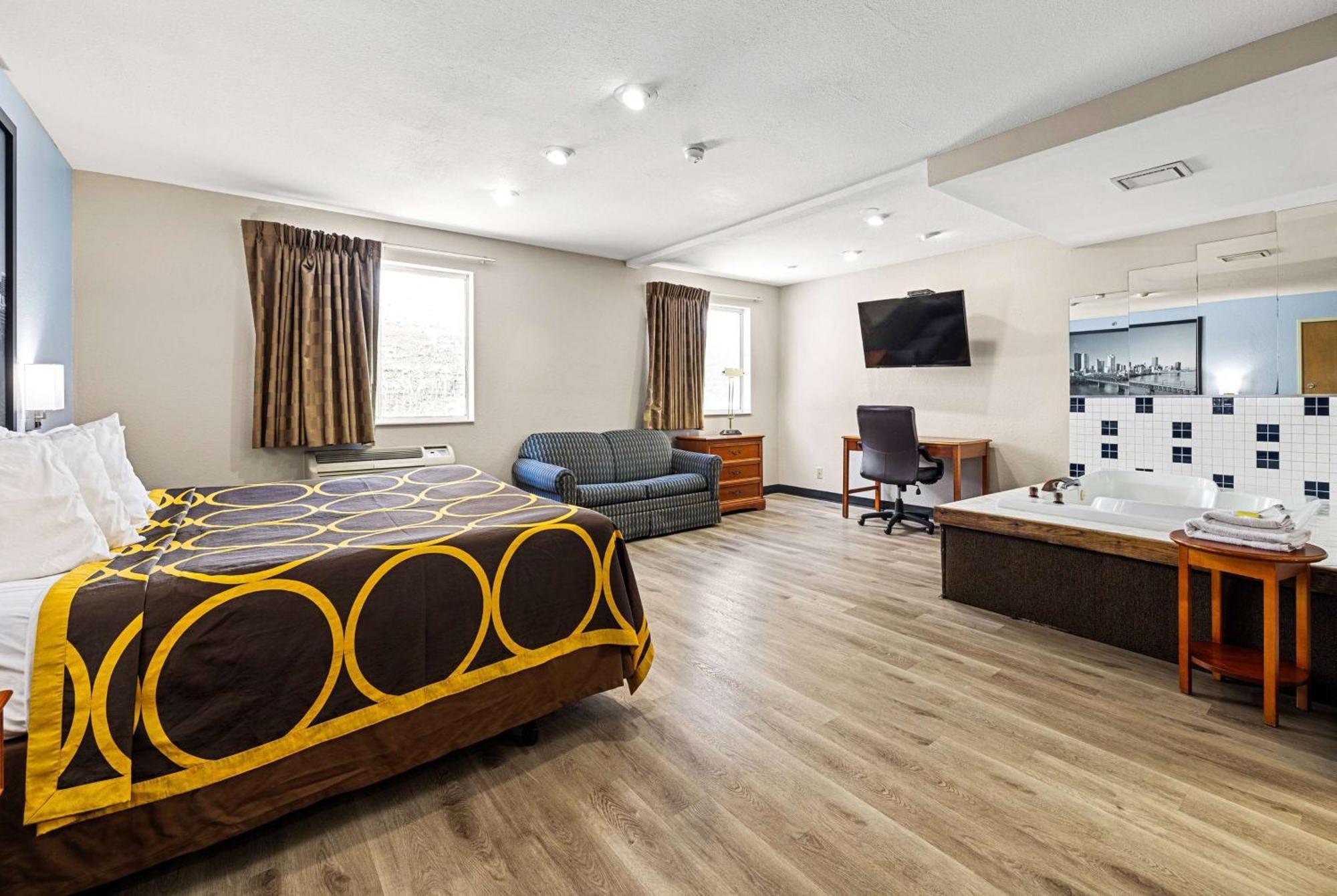 Super 8 By Wyndham Pittsburgh/Monroeville Exterior photo