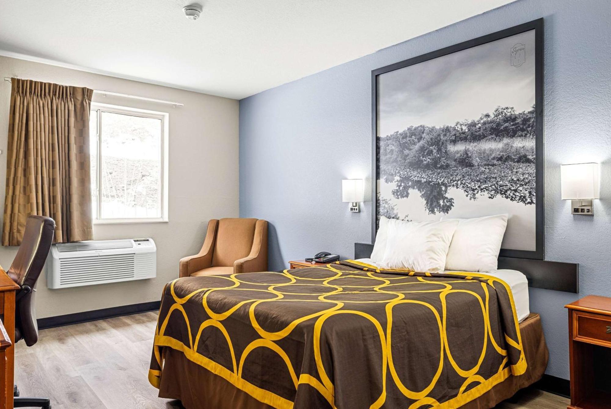 Super 8 By Wyndham Pittsburgh/Monroeville Exterior photo