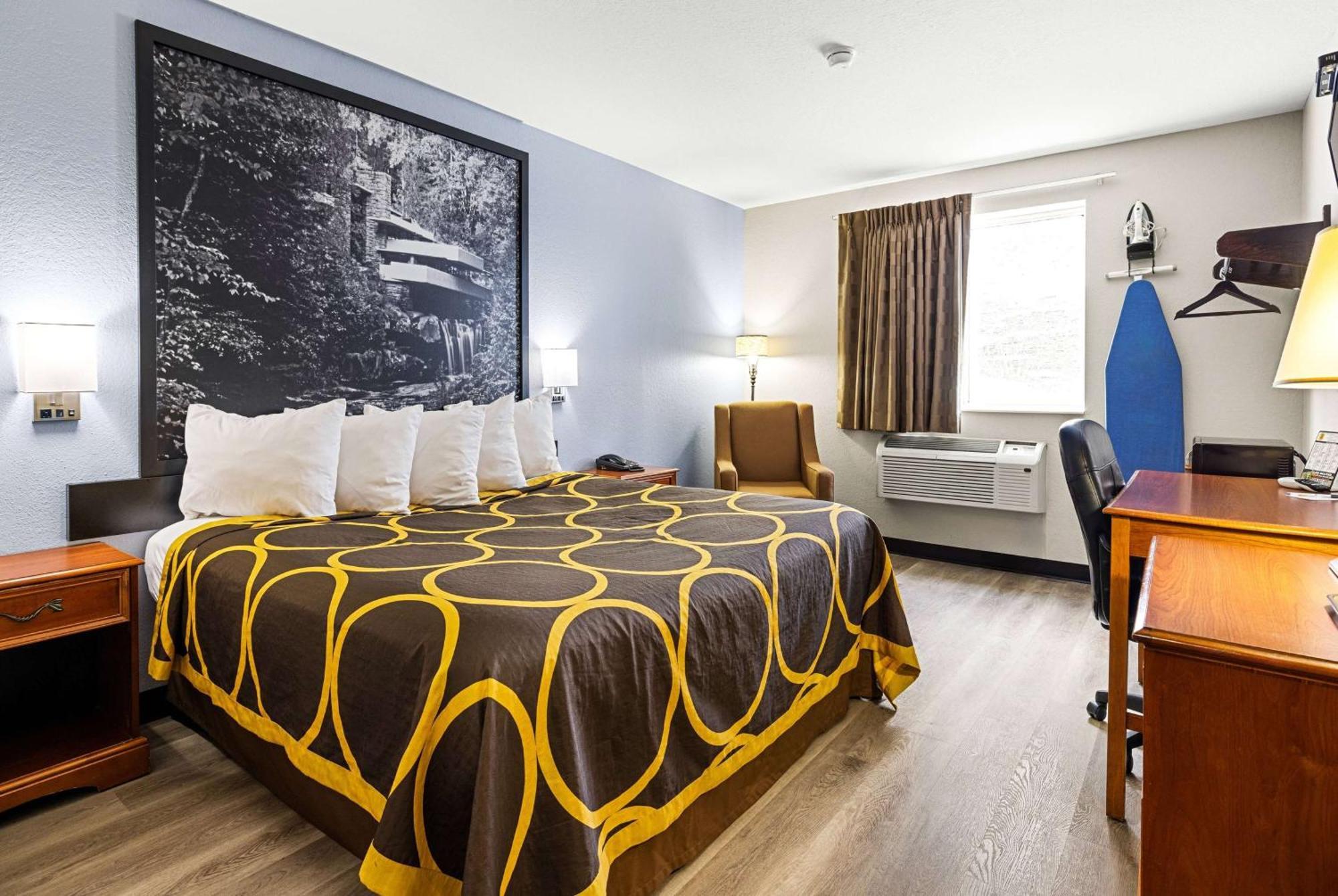 Super 8 By Wyndham Pittsburgh/Monroeville Exterior photo