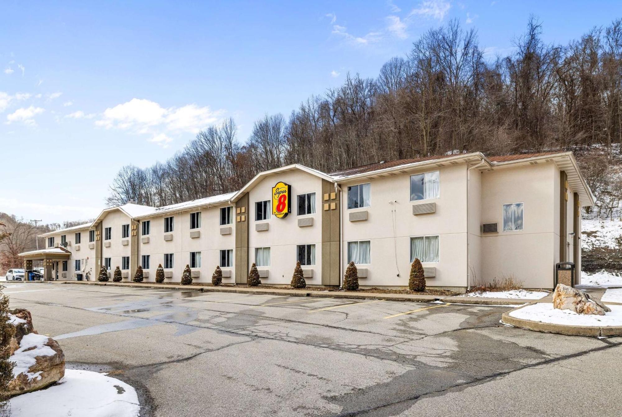 Super 8 By Wyndham Pittsburgh/Monroeville Exterior photo