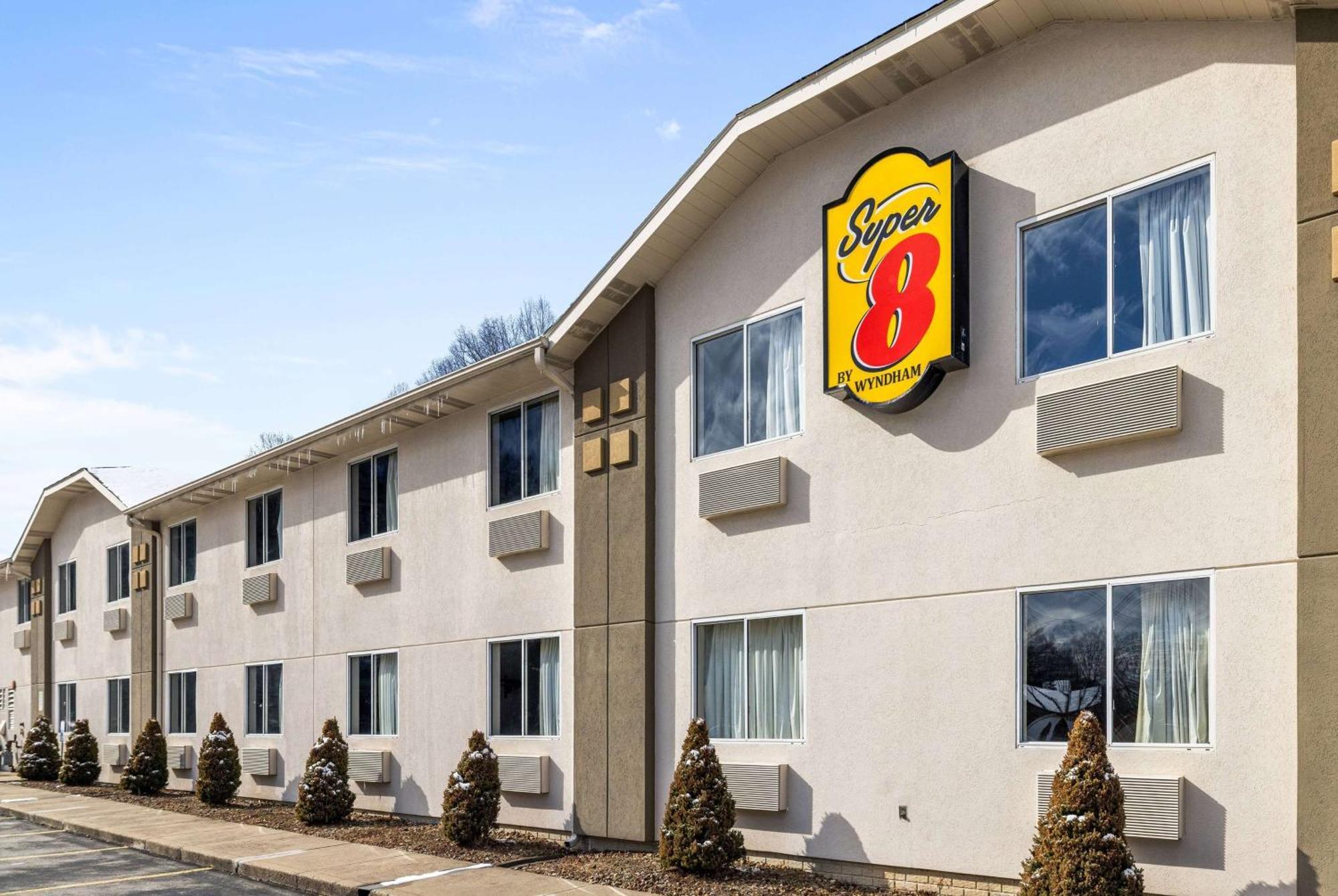 Super 8 By Wyndham Pittsburgh/Monroeville Exterior photo