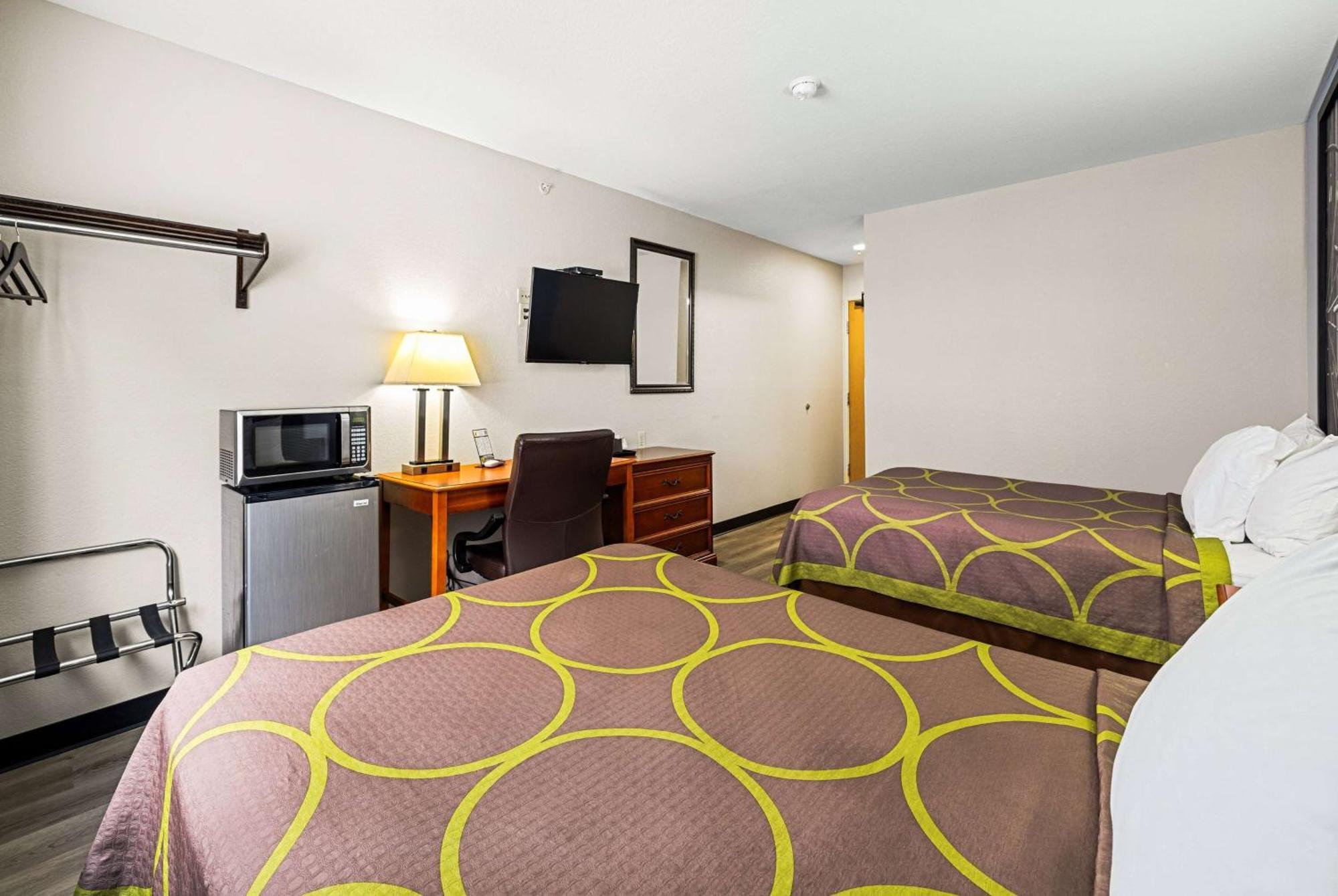 Super 8 By Wyndham Pittsburgh/Monroeville Exterior photo